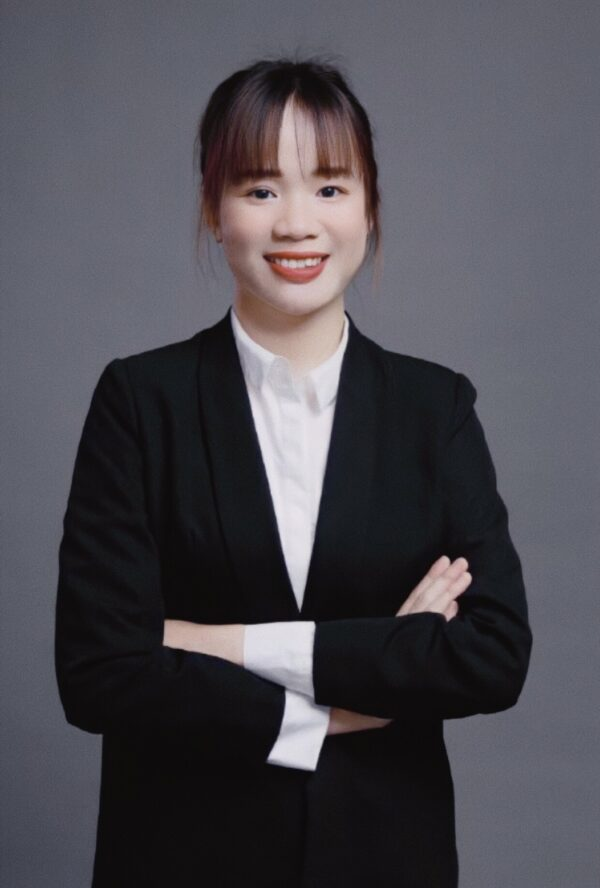 Thạc sỹ, Luật sư Nguyễn Lan Hương