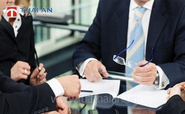 Dịch vụ tư vấn thực hiện hợp đồng 2 luật sư tư vấn hợp đồng