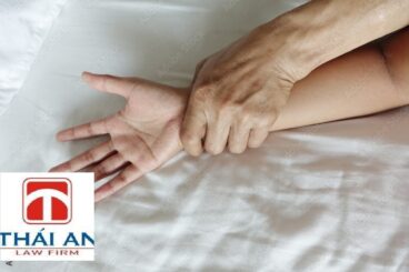 Tội hiếp dâm: Những dấu hiệu định tội cần biết 2 tội hiếp dâm
