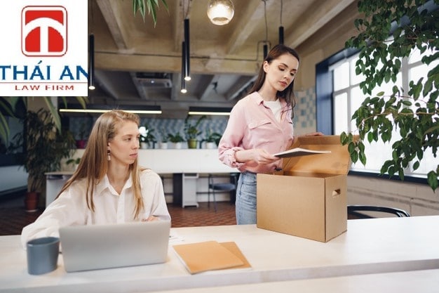 Có thể buộc người lao động nghỉ không hưởng lương không? 2 Người sử dụng lao động có quyền đơn phương buộc Người lao động nghỉ không lương không?