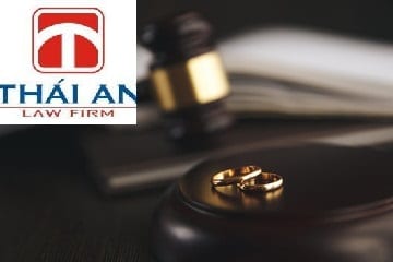 thủ tục ly hôn có yếu tố nước ngoài khi một bên giữ giấy tờ