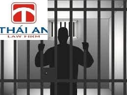 tạm giam người